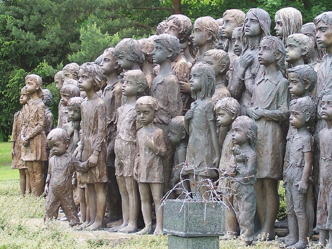 Чехия Лидице памятник детям жертвам фашистов